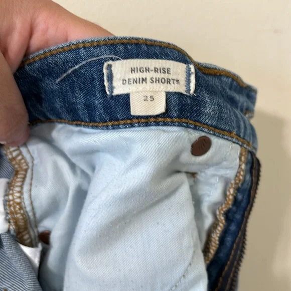 Madewell High-Rise Medium Wash Distressed Raw Hem Denim Shorts Size 25 - Picture 5 of 6